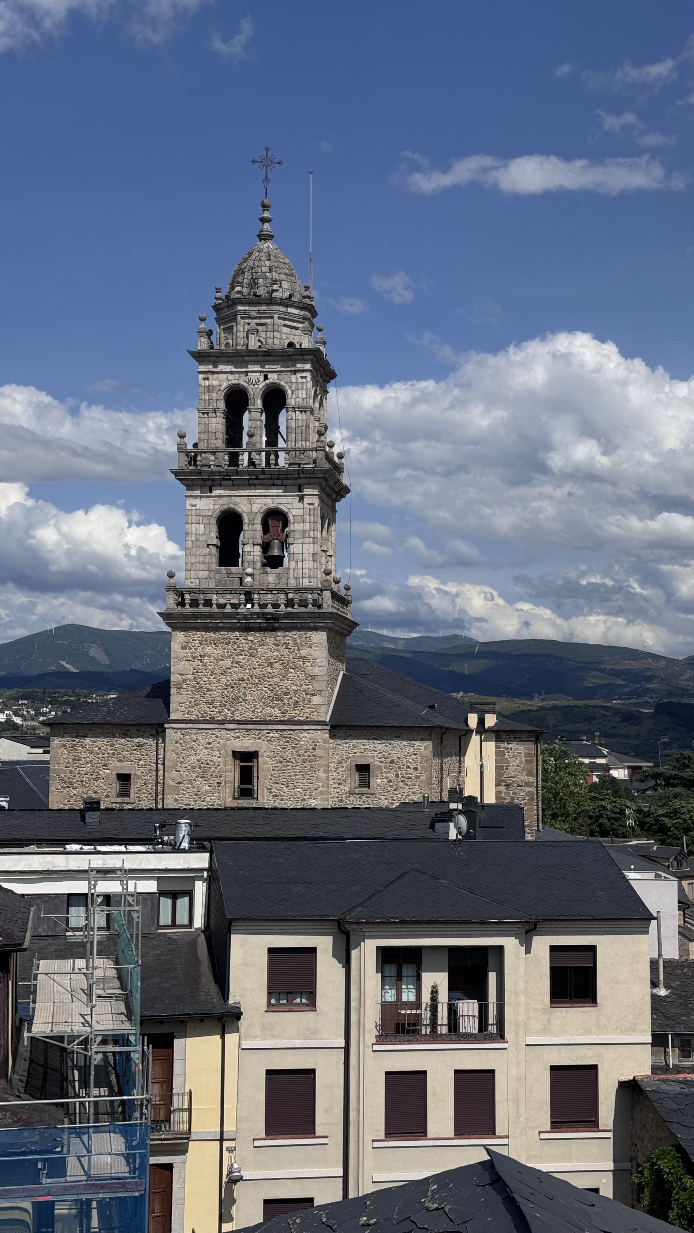 Dia 23 – O Cebreiro a Sarria: Verde, Granito e Caminho na Galiza